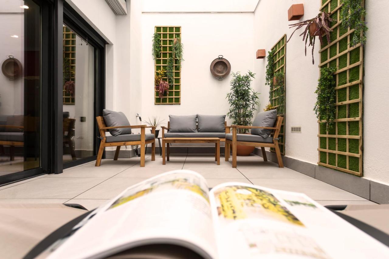 Apartamentos Bajeles Sevilla Urban Buitenkant foto