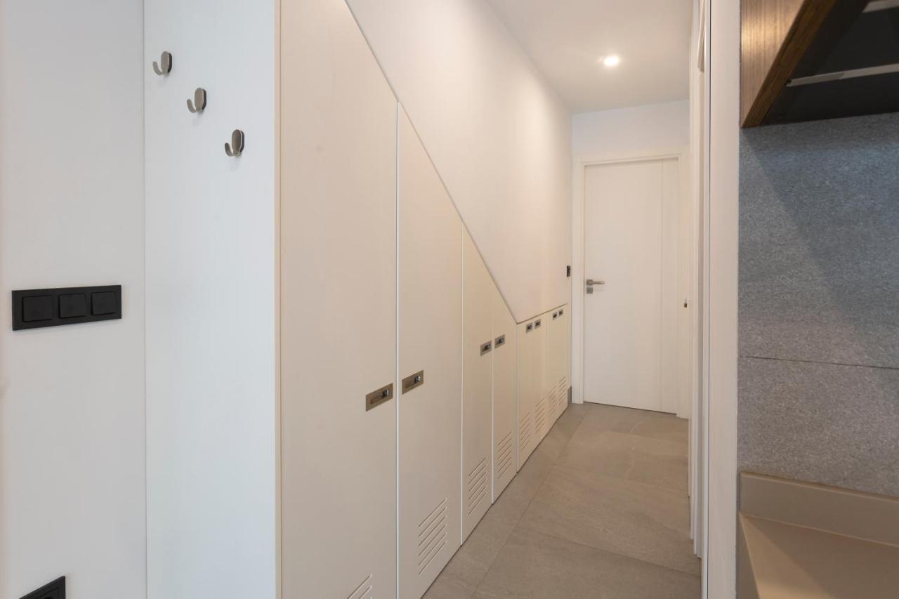 Apartamentos Bajeles Sevilla Urban Buitenkant foto