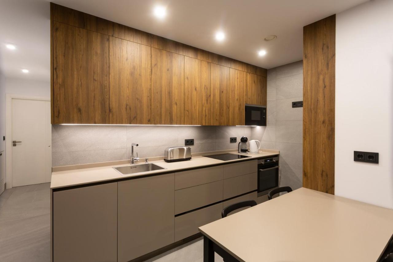 Apartamentos Bajeles Sevilla Urban Buitenkant foto