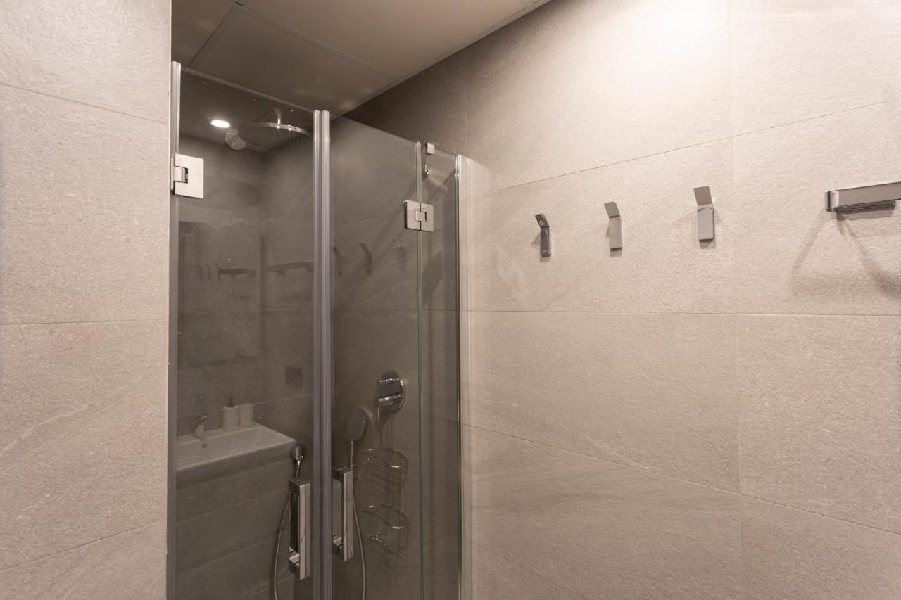 Apartamentos Bajeles Sevilla Urban Buitenkant foto