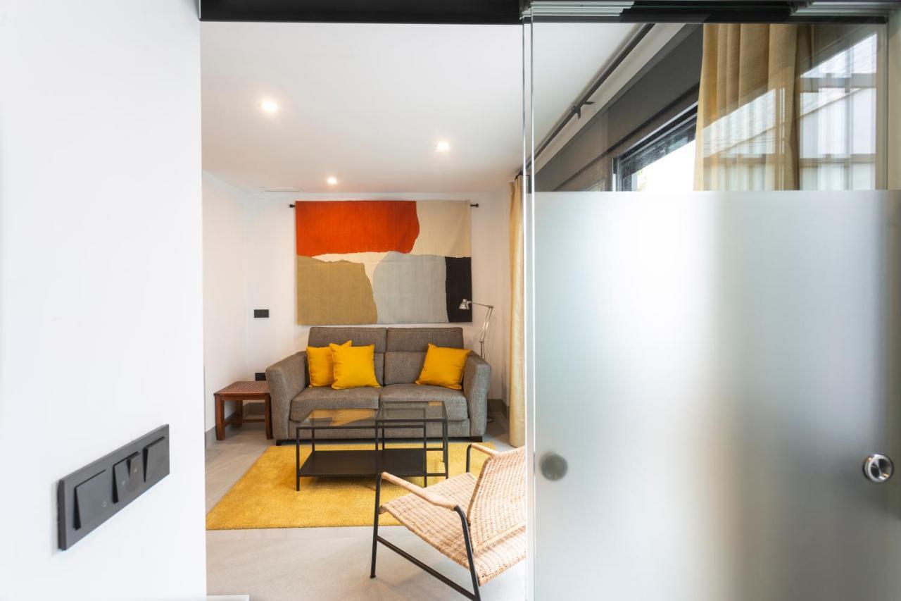 Apartamentos Bajeles Sevilla Urban Buitenkant foto