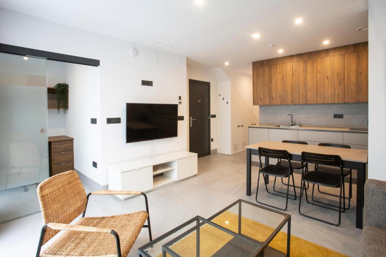 Apartamentos Bajeles Sevilla Urban Buitenkant foto