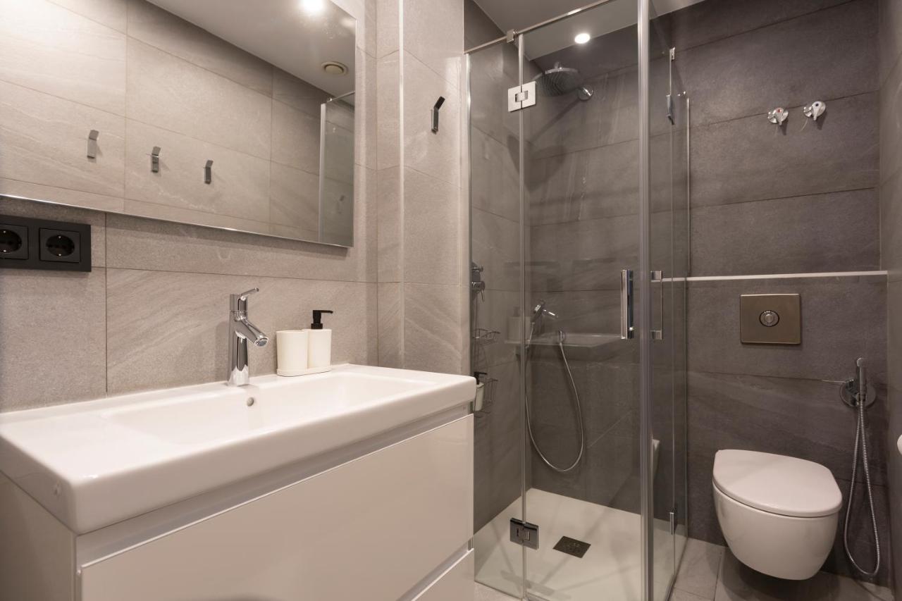 Apartamentos Bajeles Sevilla Urban Buitenkant foto