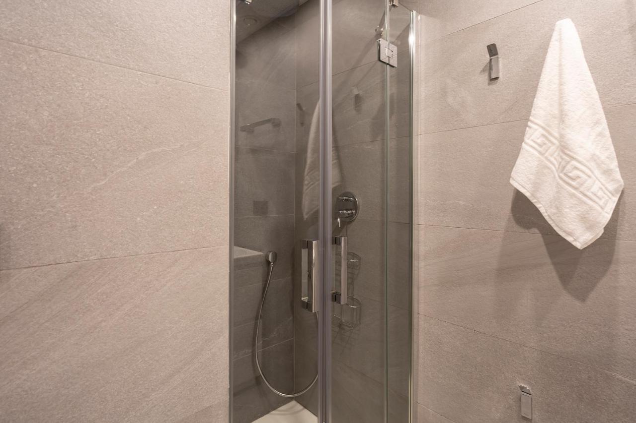 Apartamentos Bajeles Sevilla Urban Buitenkant foto