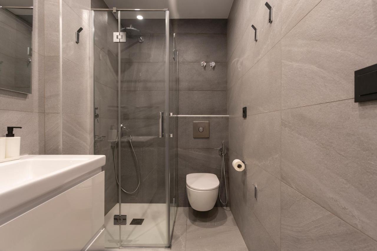 Apartamentos Bajeles Sevilla Urban Buitenkant foto