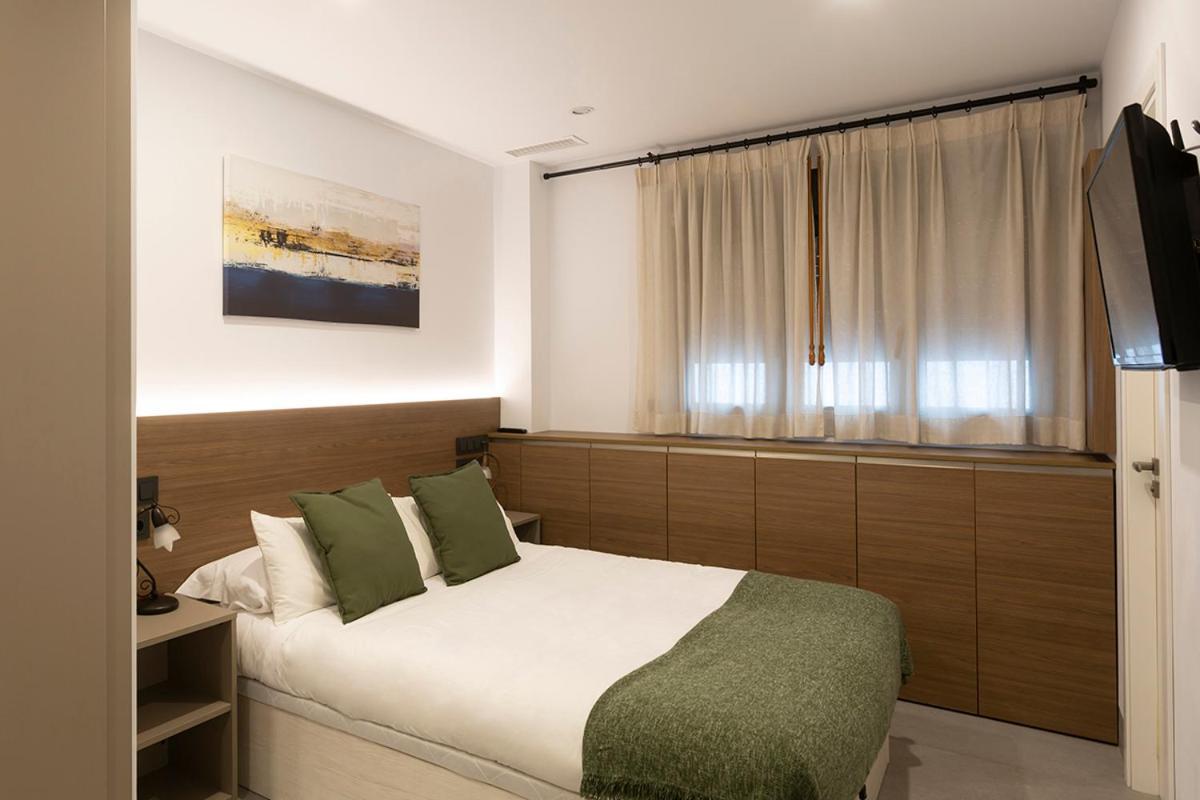 Apartamentos Bajeles Sevilla Urban Buitenkant foto
