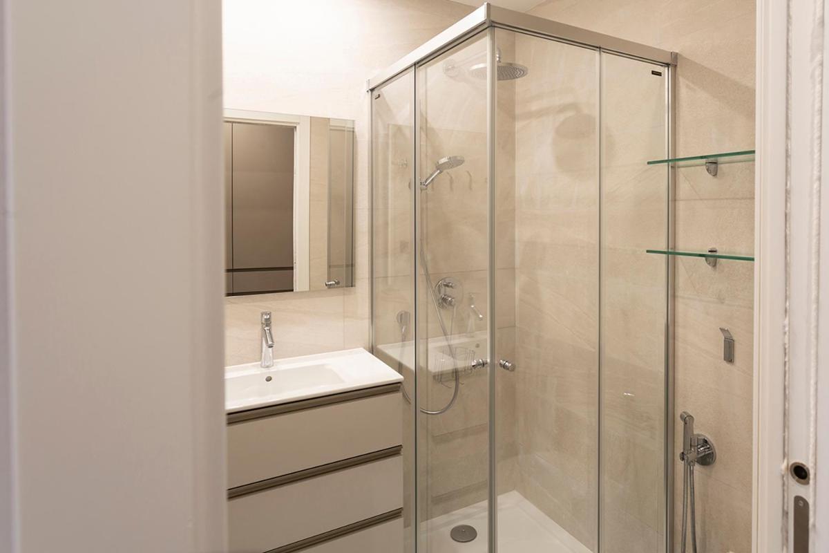 Apartamentos Bajeles Sevilla Urban Buitenkant foto