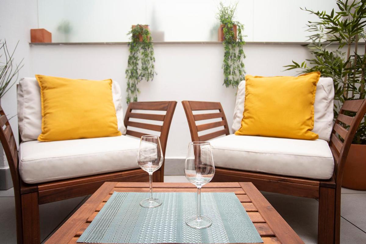 Apartamentos Bajeles Sevilla Urban Buitenkant foto
