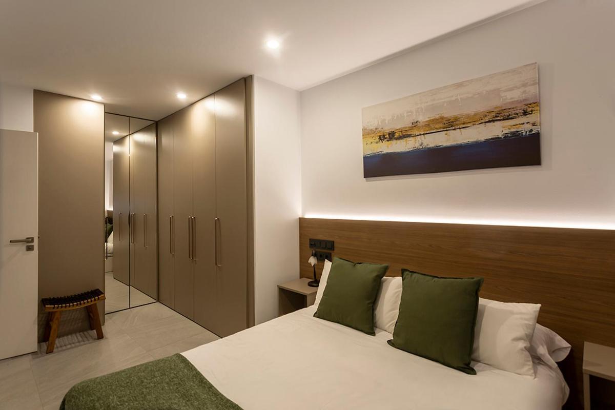 Apartamentos Bajeles Sevilla Urban Buitenkant foto